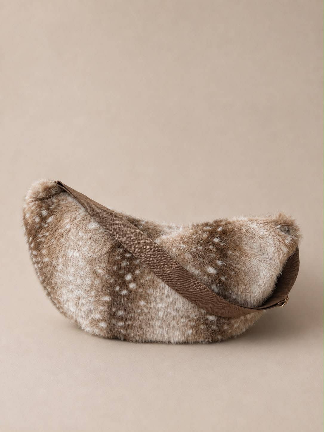 Fluffy Halvemaan Tas – Wauw | Faux Fur Schoudertas