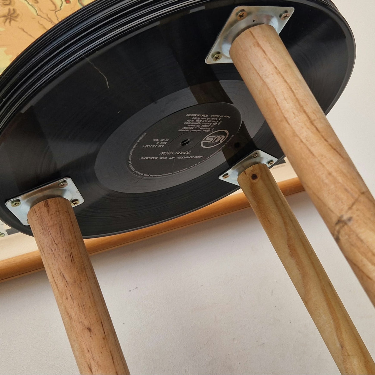 Handgemaakte LP Bijzettafel | Origineel label | Houten Poten