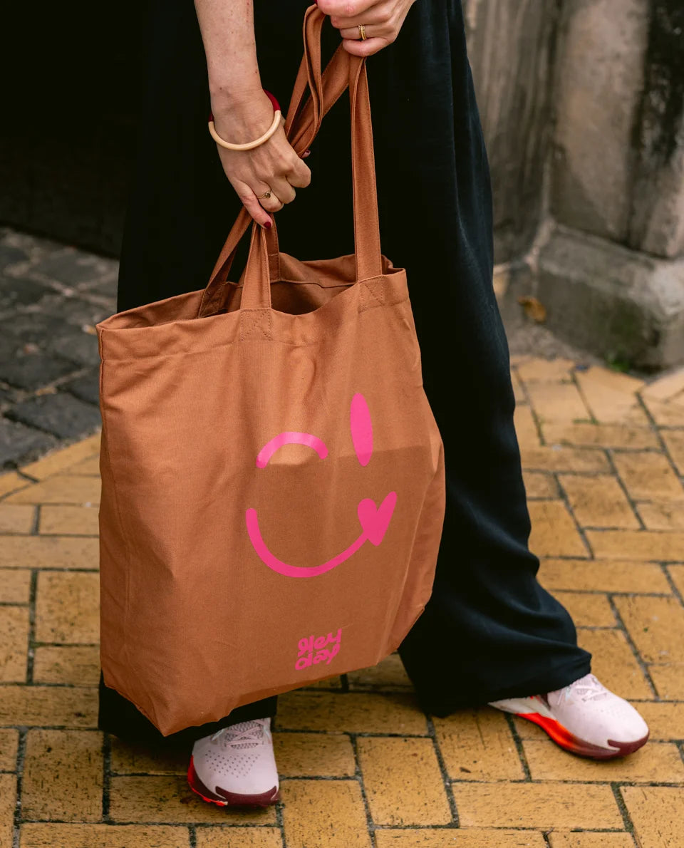 Shopper – Sandstone