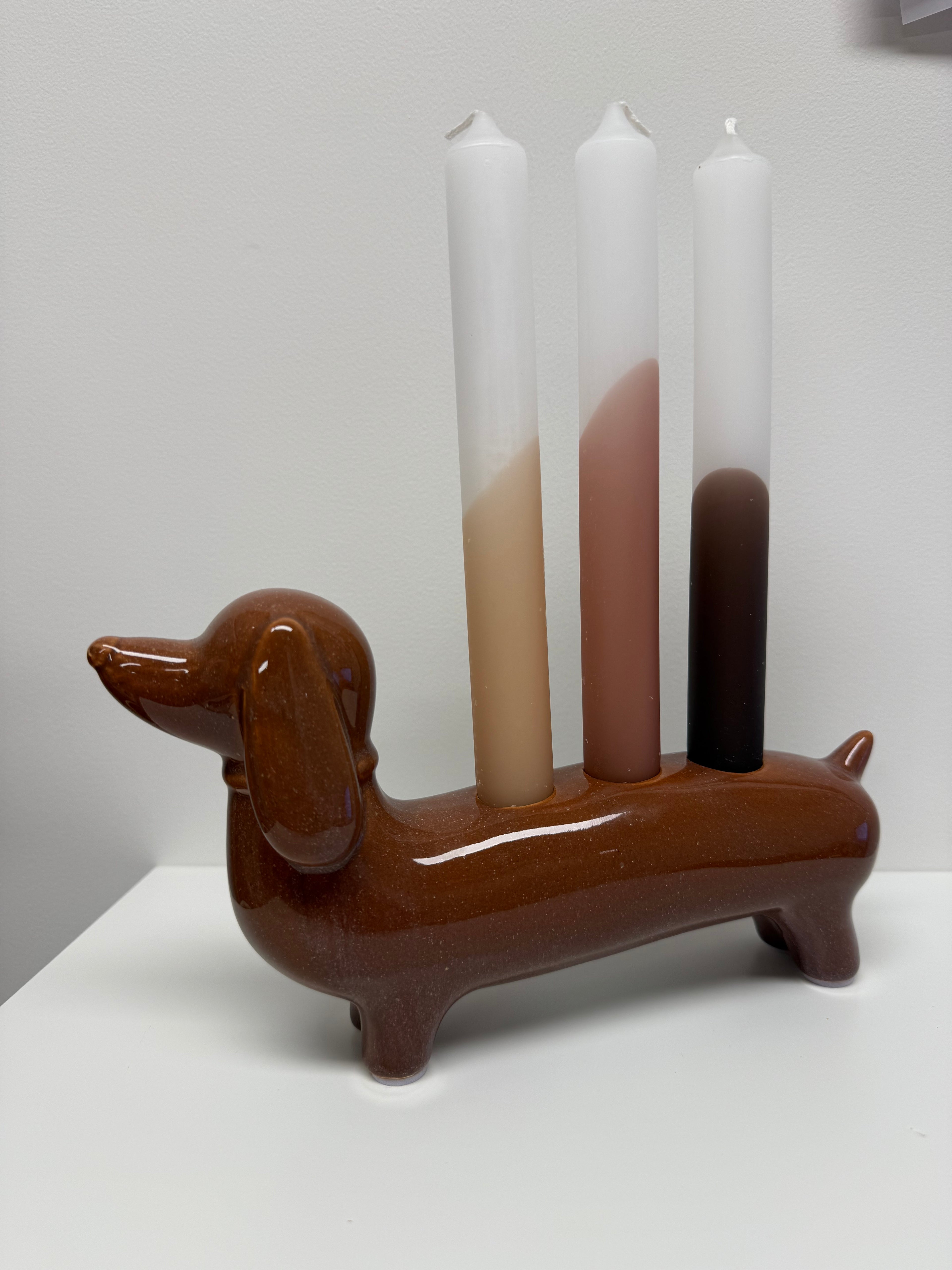 Teckel kandelaar – bruin