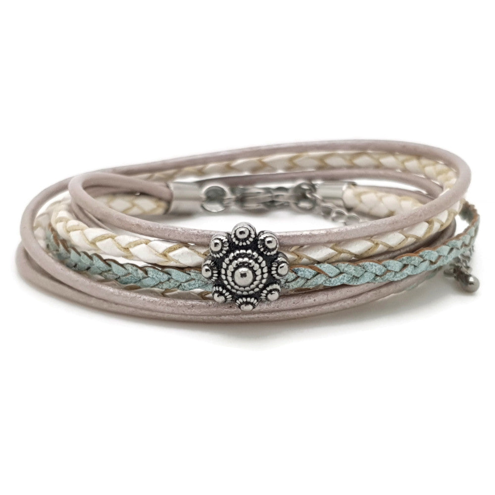 MYKK Jewelry | RVS Zeeuwse knop armband dubbel - Pastel blauw leer