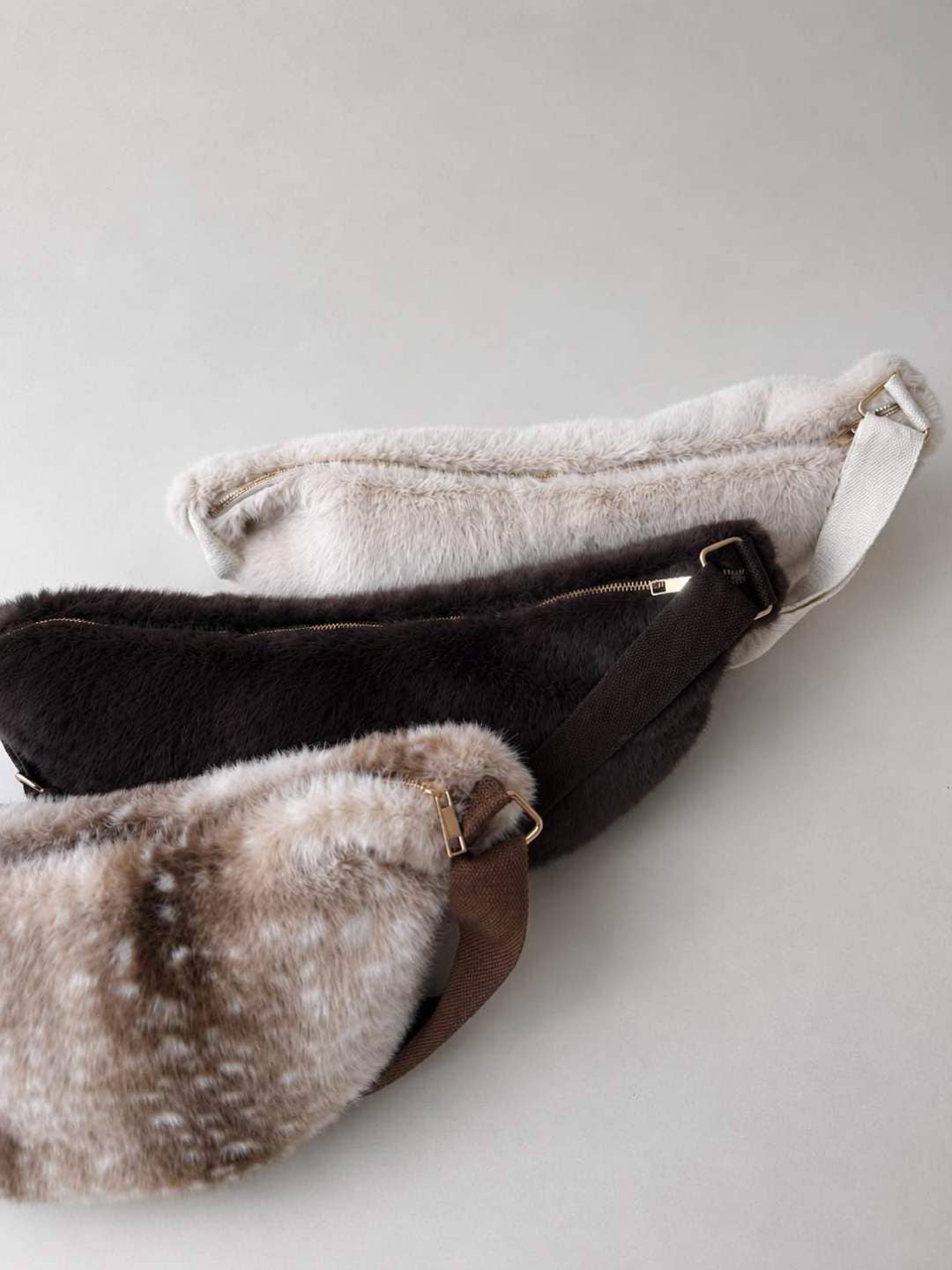 Fluffy Halvemaan Tas – Wauw | Faux Fur Schoudertas
